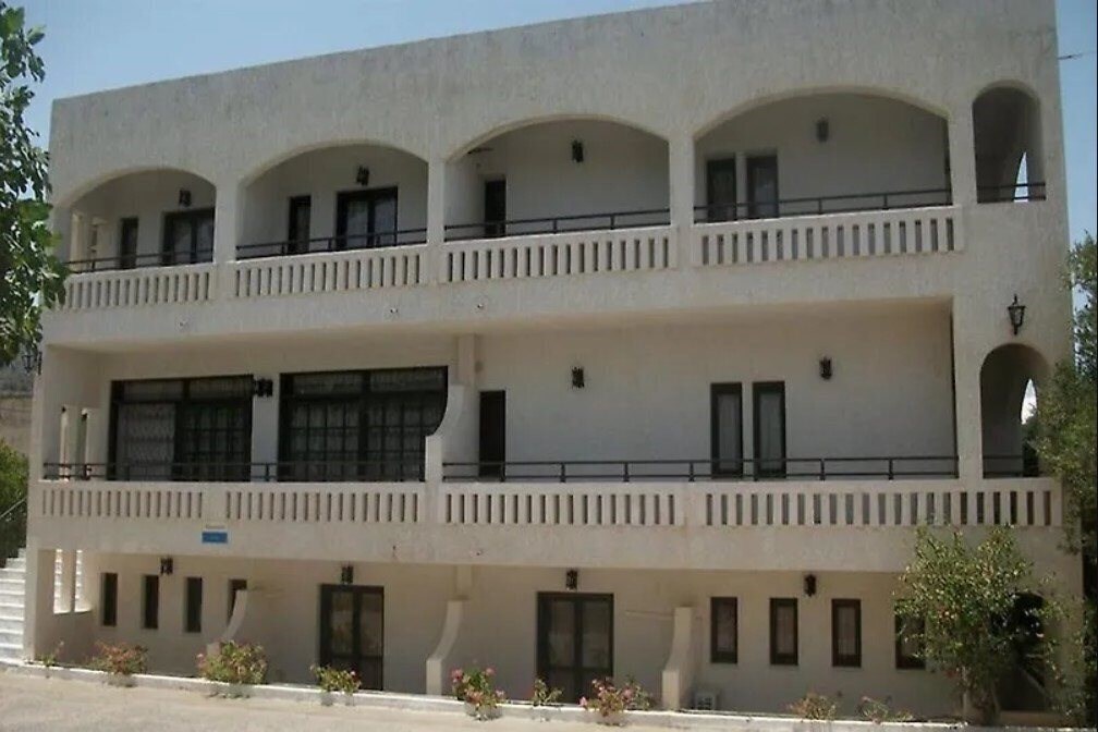 Отель Efi Hotel Malia 2*